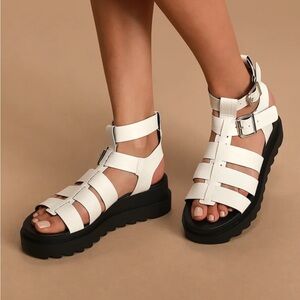 Steve Madden Zeeta White Crocodile Platform Sandals NIB